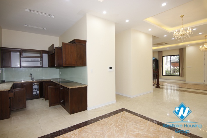 Nice villa/house in Vinhomes Reverside, Long Bien, Ha Noi for rent